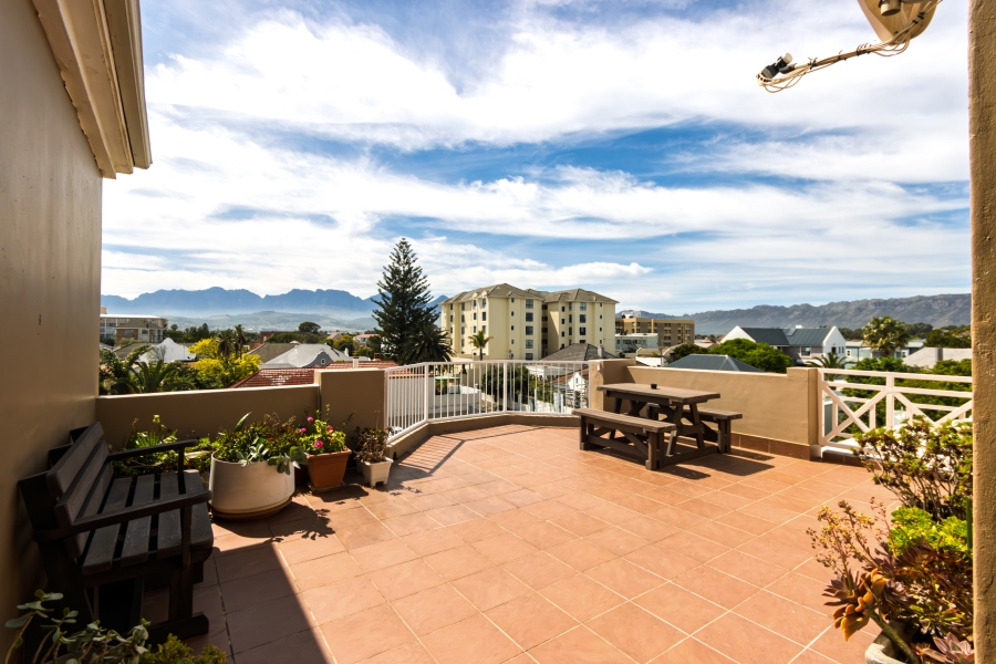 1 Bedroom Property for Sale in Van Ryneveld Western Cape